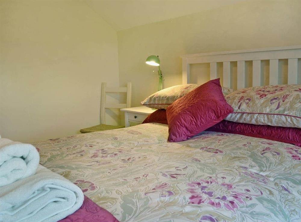 Double bedroom (photo 2) at Ty Hen in Llangwnnadl near Pwllheli, Gwynedd