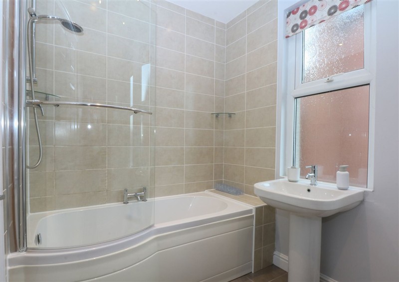 Bathroom at Ty Llwyd, Llandudno