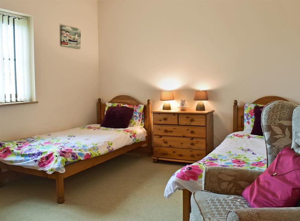 Cosy twin bedroom at Ty Nant in Llanon, near Aberaeron, Cardigan/Ceredigion, Dyfed