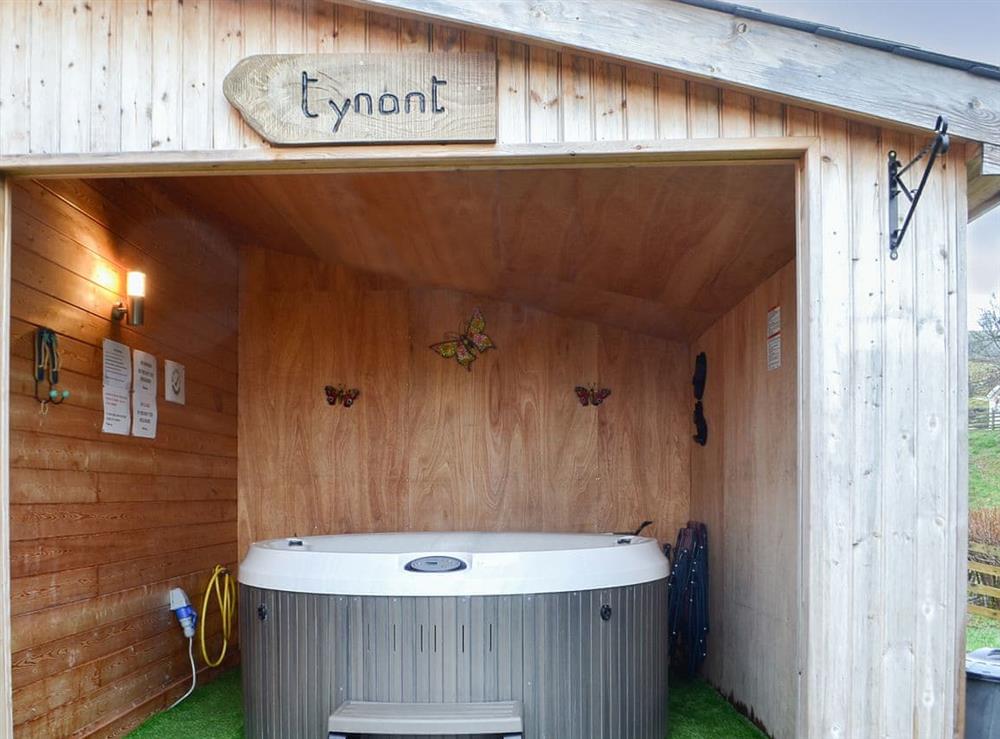 Hot tub at Ty Nant in Lower Chapel, near Brecon, Powys