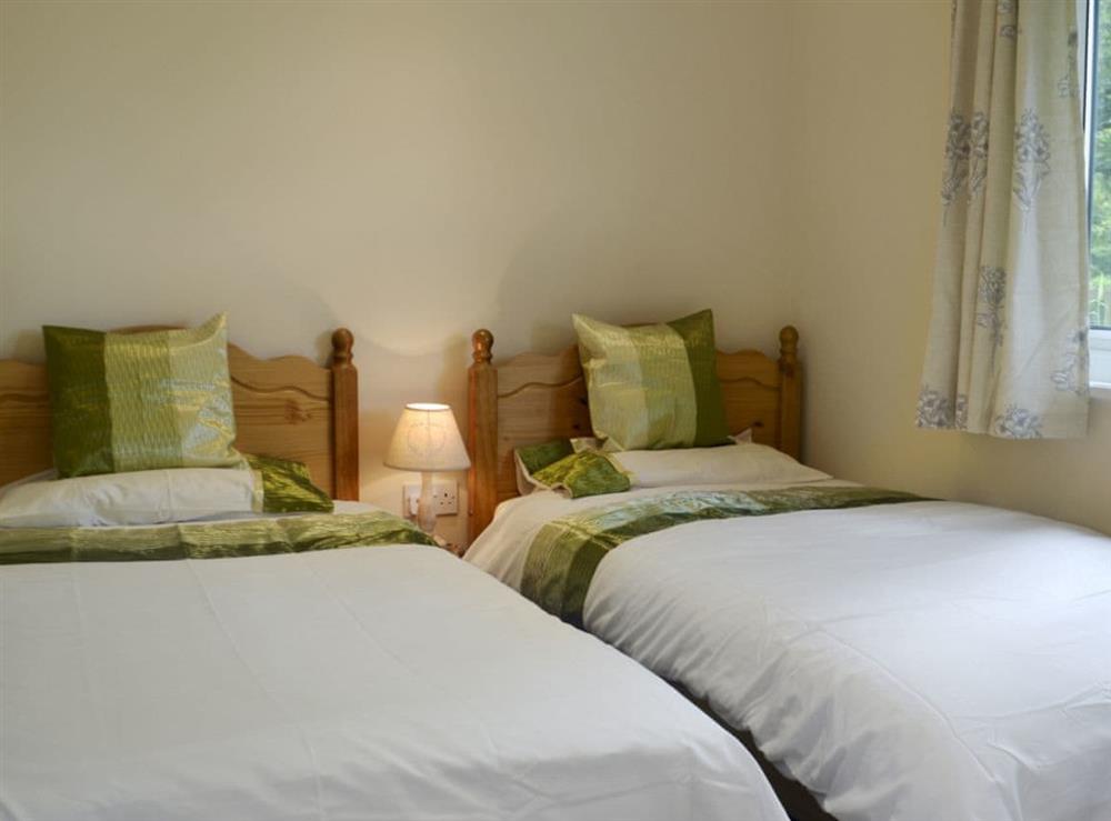 Cosy twin bedroom at Swallows Nest, 