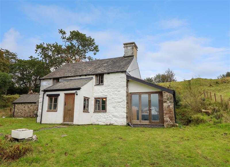 The setting around Ty Newydd Uchaf