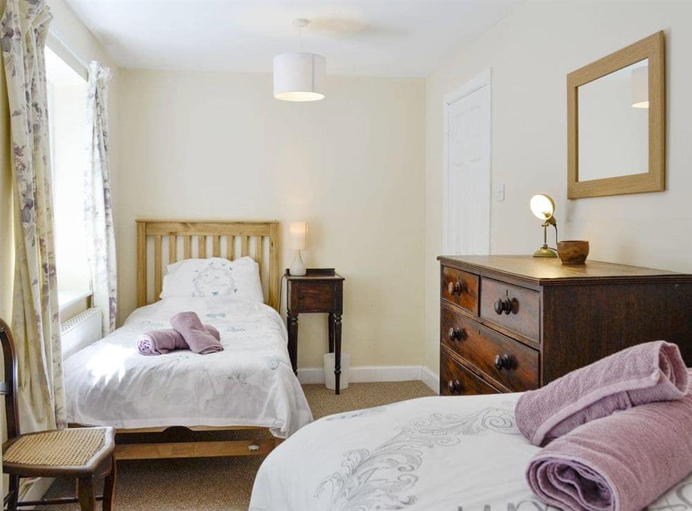 Light and airy twin bedroom at Ty Newydd y Graig in Tremeirchion, near St. Asaph, Denbighshire
