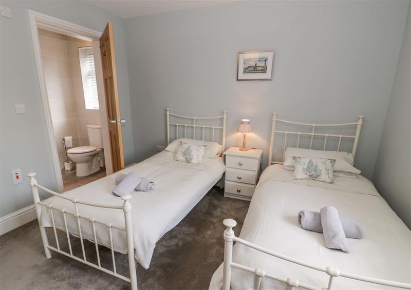 One of the 4 bedrooms (photo 2) at Ty Ni, Dyffryn Ardudwy