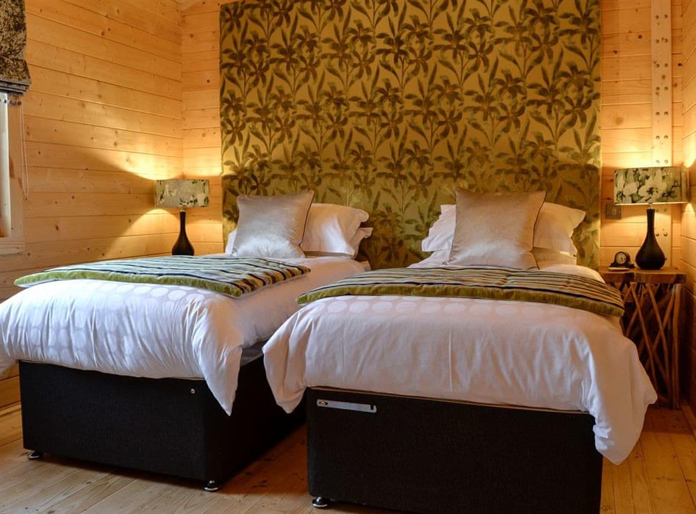 Double or twin bedroom (photo 2) at Ty Pren in Dyffryn Ardudwy, near Barmouth, Gwynedd, Wales