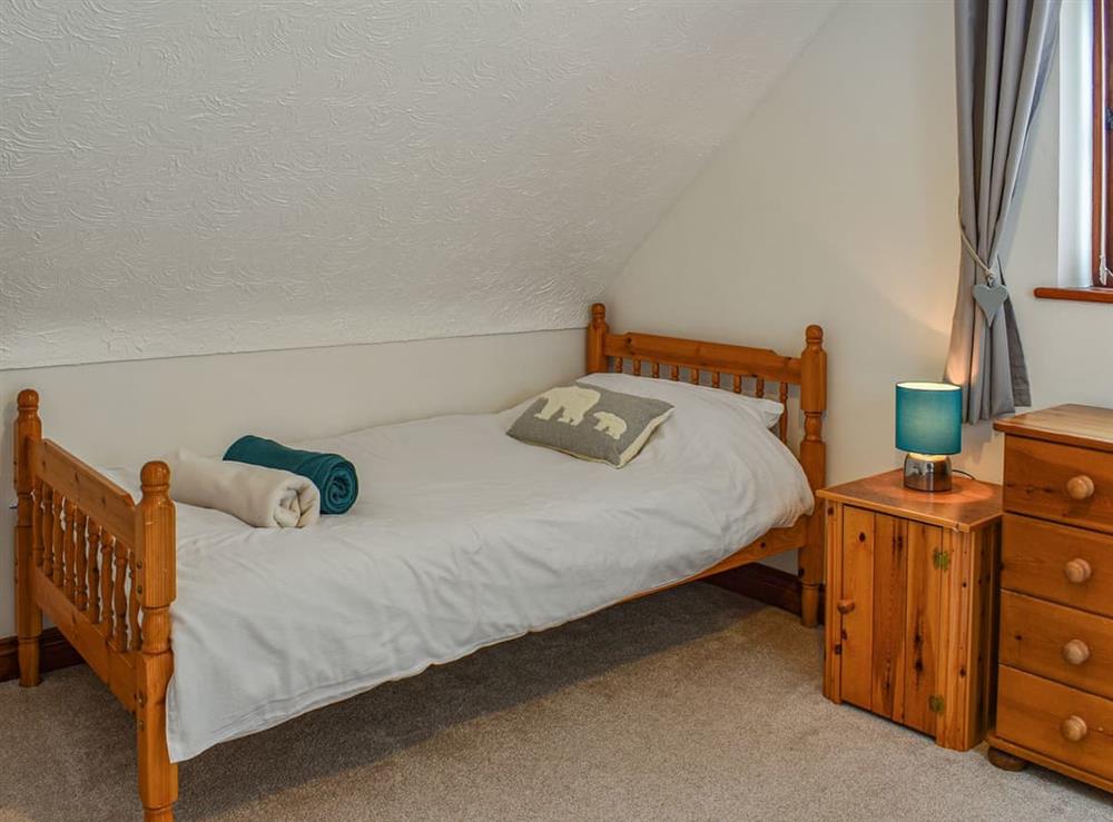Twin bedroom (photo 2) at Ty Salloyd in Bethel, Gwynedd