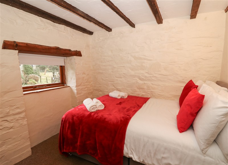 This is Ty Tarw (photo 2) at Ty Tarw, Llanybydder