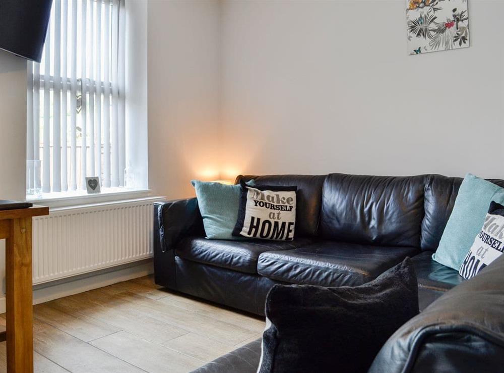 Comfortable and inviting living room at Ty Traws in Barmouth, Gwynedd