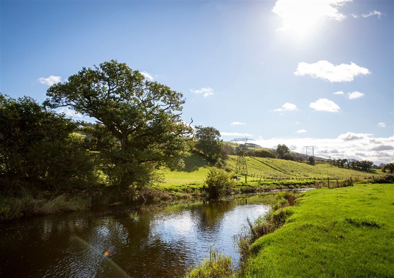 The setting (photo 2) at Ty Twt Teifi, Llanddewi-Brefi
