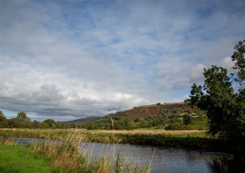 The setting of Ty Twt Teifi at Ty Twt Teifi, Llanddewi-Brefi