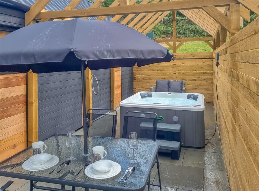 Hot tub at Tyan in Kendal and Lakes Gateway, Cumbria