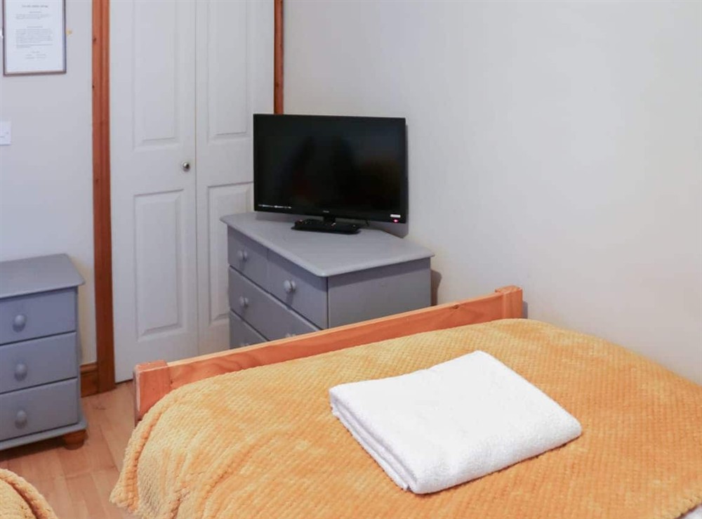 Twin bedroom (photo 2) at Tyn Cae Cottage in Rhostrehwfa Nr Llangefni, Gwynedd