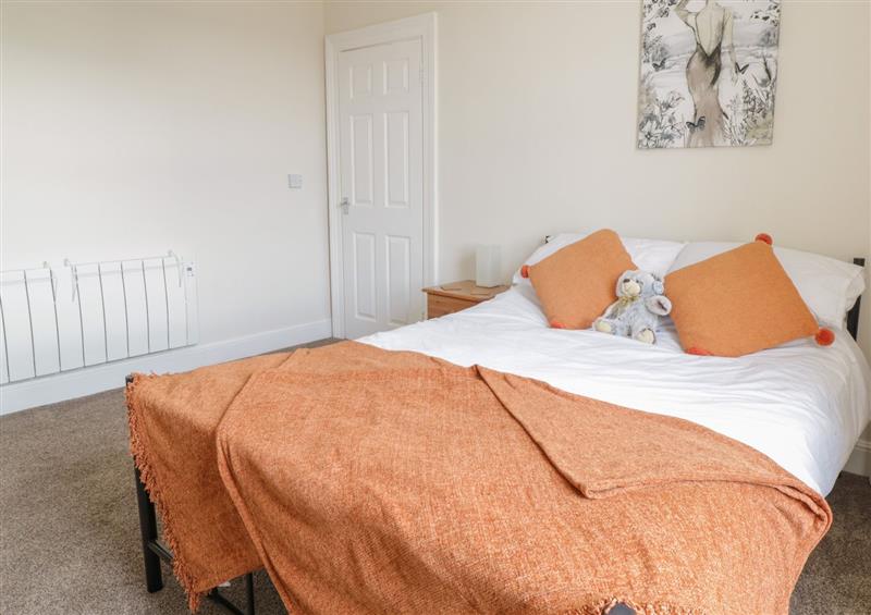 One of the 3 bedrooms (photo 2) at Tyn Celyn Town House, Llanbedr