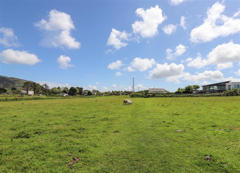 The area around Ty'n Pwll Farm