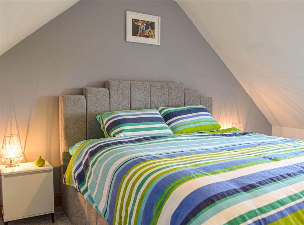 Double bedroom at Tyn-y-Canol in Johnston, near Haverfordwest, Dyfed