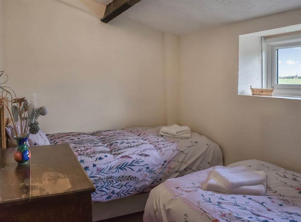 Twin bedroom at Tyn Y Maen in Llanddeiniolen, near Bangor, Gwynedd