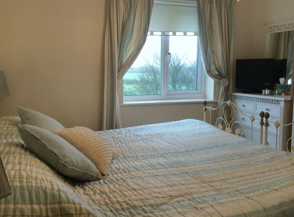Double bedroom at Tyn y Mur in Nefyn, Gwynedd
