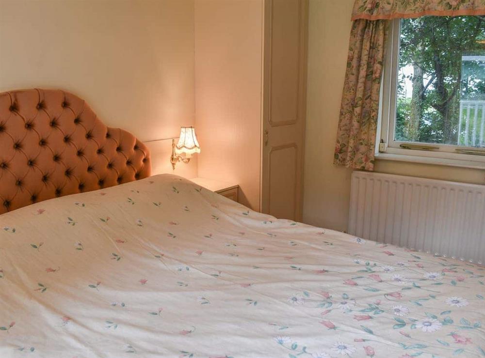 Double bedroom (photo 5) at Tyr Glyn in Llanbedrog, Gwynedd