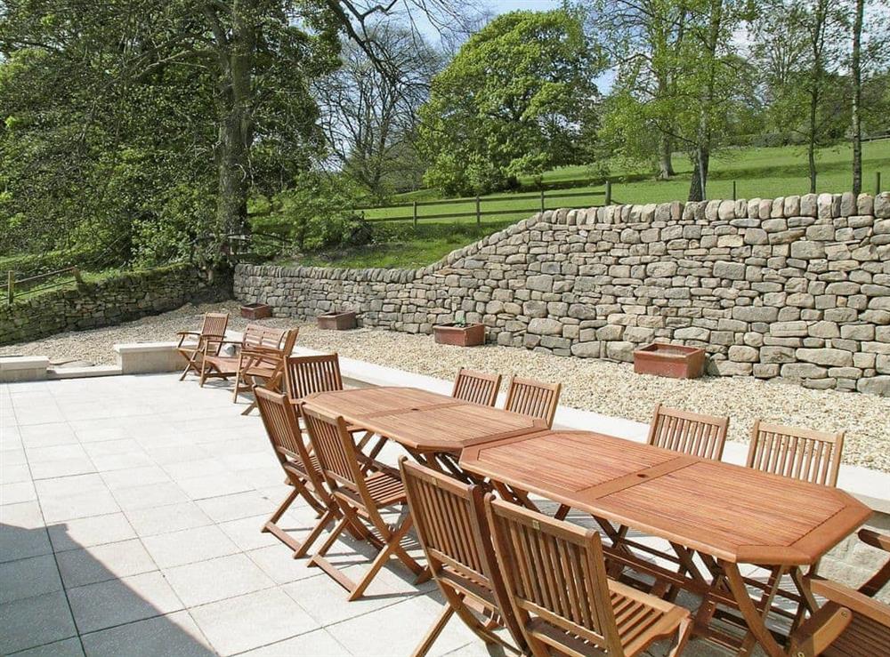 Sitting-out-area at Tythe Barn in Grindleford, Derbyshire., South Yorkshire
