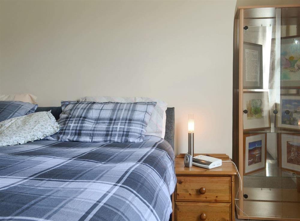 Peaceful double bedroom at Uimhir a Do in Rosneath, near Helensburgh, Dumbartonshire