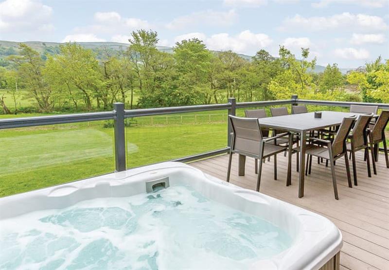 Outside hot tub in the Optimum 8 at Ullswater Heights in Greystoke, Nr Penrith