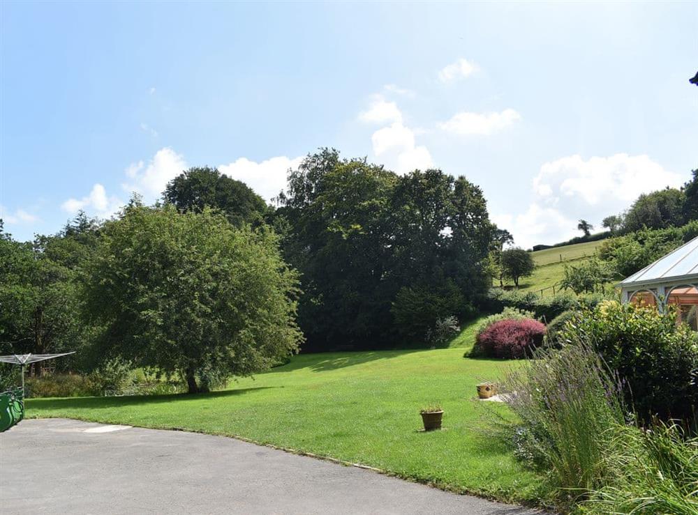 Garden and grounds at Umber House in Harbourneford, near Buckfastleigh, Devon