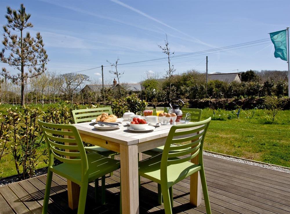 Sitting-out-area at Una Argentum 60 in Una St Ives, Cornwall