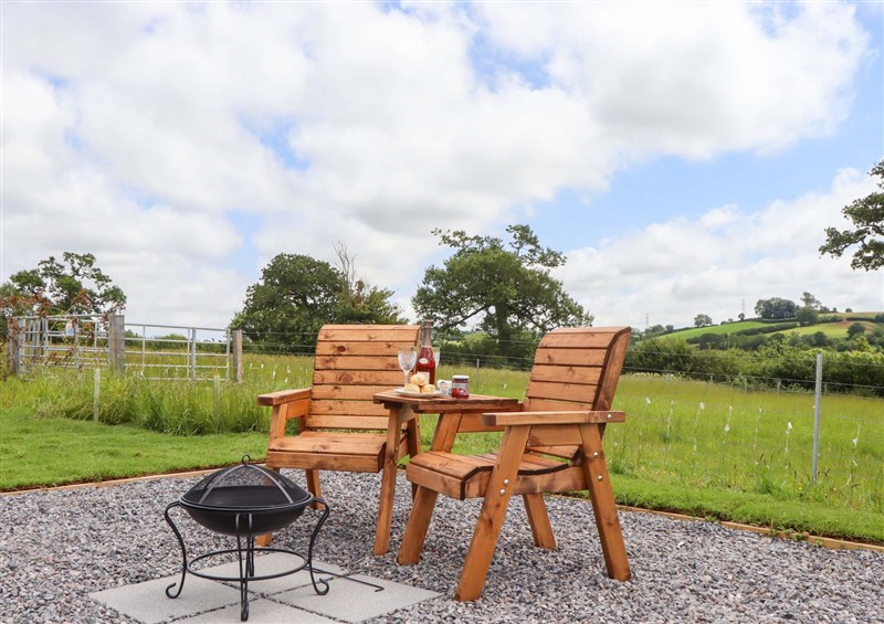 The garden in Under Oak Pod at Under Oak Pod, Totnes