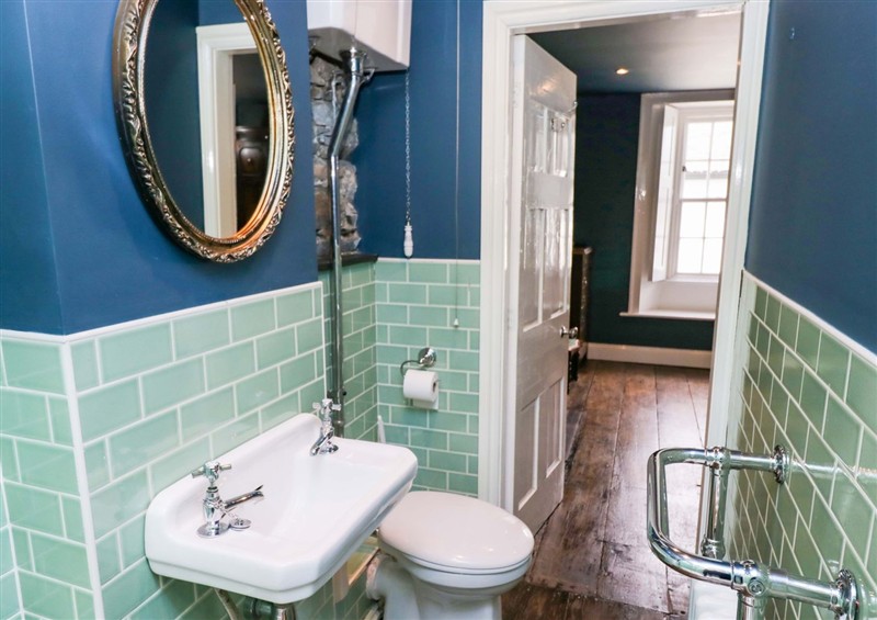 The bathroom (photo 3) at Unicorn Cottage, Ambleside