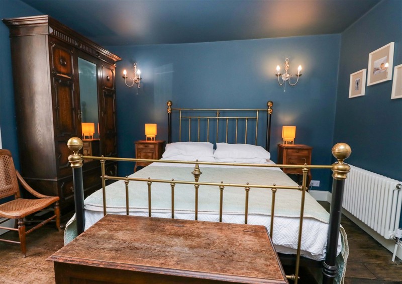 This is a bedroom (photo 2) at Unicorn Cottage, Ambleside