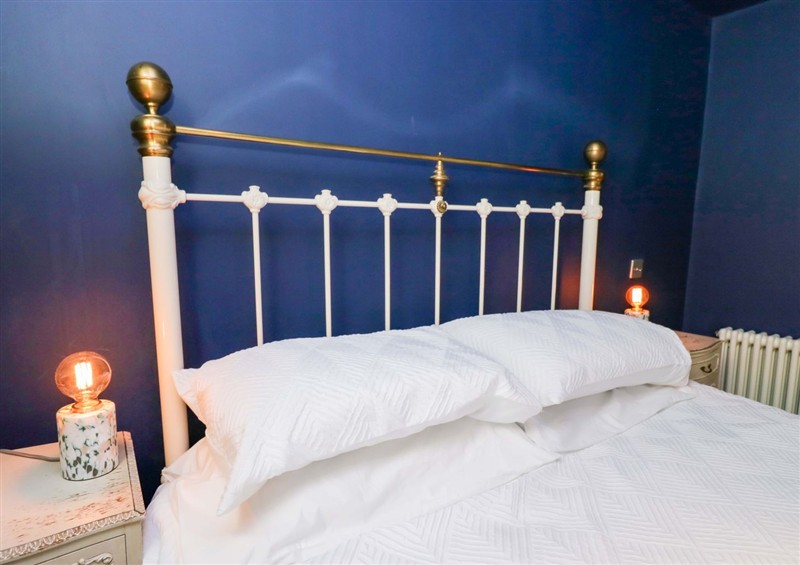 This is a bedroom (photo 3) at Unicorn Cottage, Ambleside
