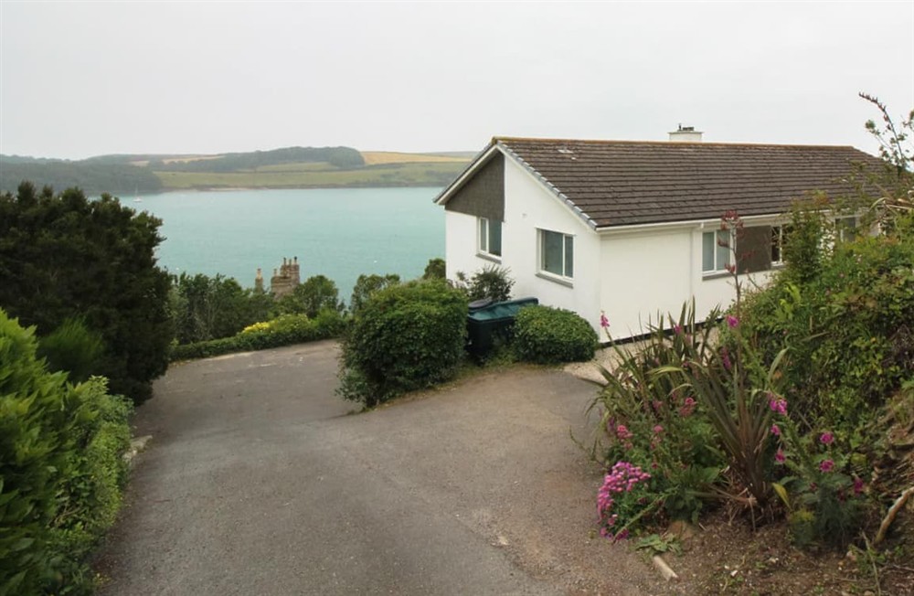 Outdoor area (photo 4) at Upper Cobblestones in St Mawes, Cornwall