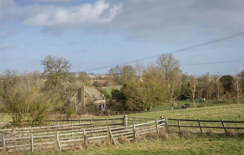 Upper End House enjoys a rural location on the edge of a village at Upper End House, Shipton-under-Wychwood