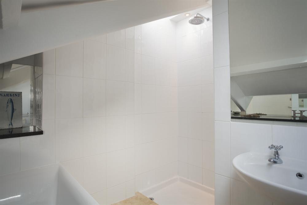 Family bathroom with shower cubical at Upper Fernlea in , Salcombe