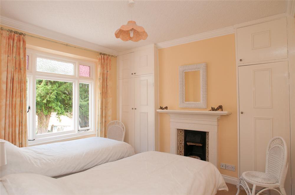 Twin bedroom at Upper Marcam House in 9a Church Street, Salcombe