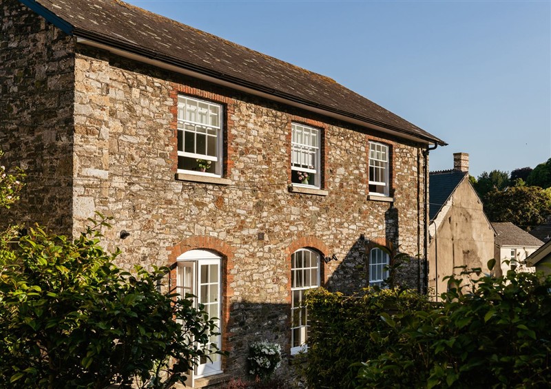 This is the setting of Upper School House at Upper School House, Ashburton