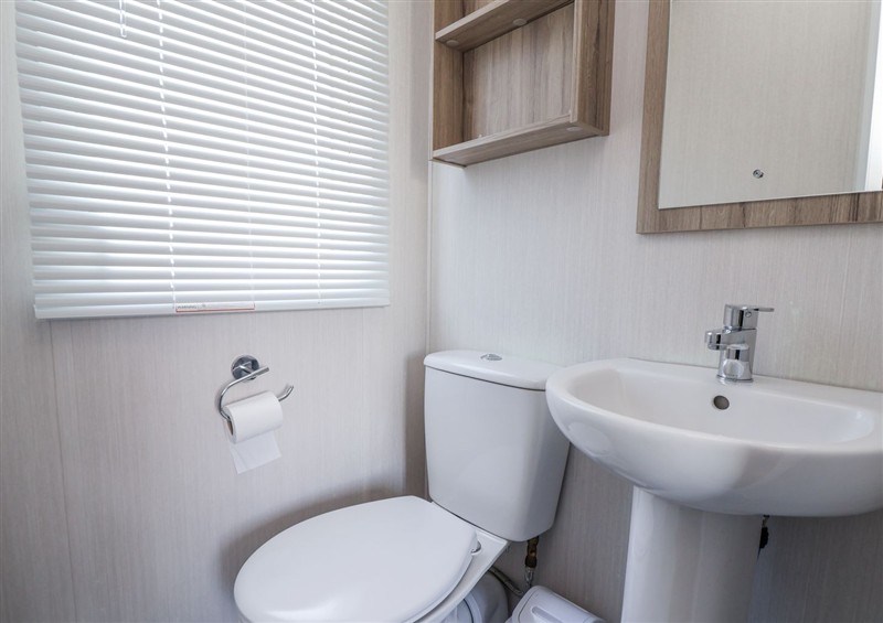 The bathroom at V9 Ty Mawr Holiday Park, Towyn