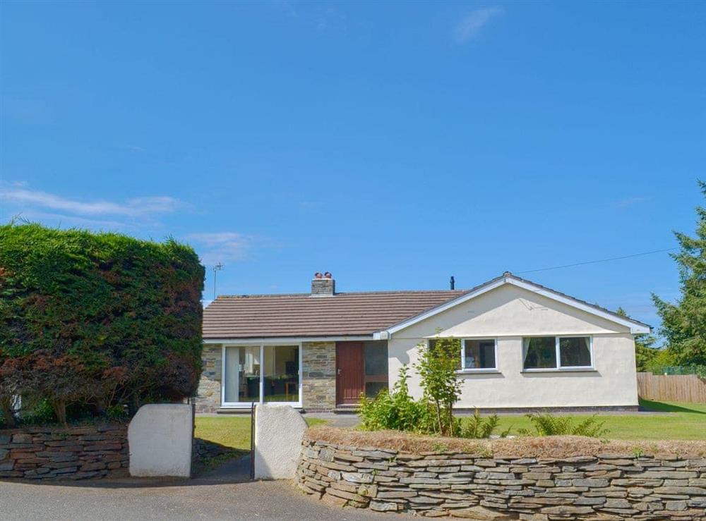 Delightful holiday home at Valley Truckle Bungalow in Valley Truckle, near Tintagel, Cornwall