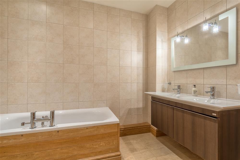 Family bathroom at Vantage Point in Hillfield, Dartmouth