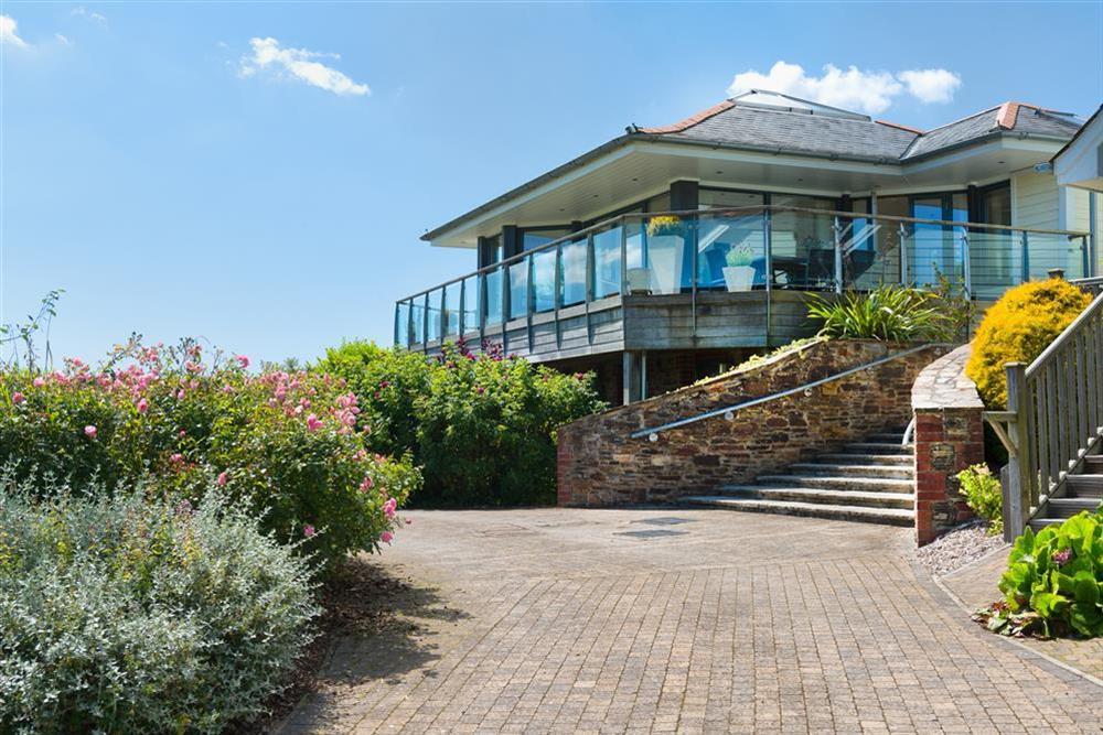 Pathway to Vantage Point at Vantage Point in Hillfield, Dartmouth