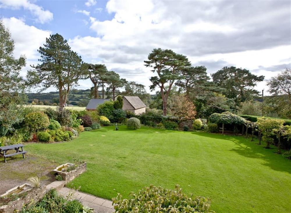 Lovely large lawned garden at Veltham House Cottage in Bampton near Tiverton, Devon