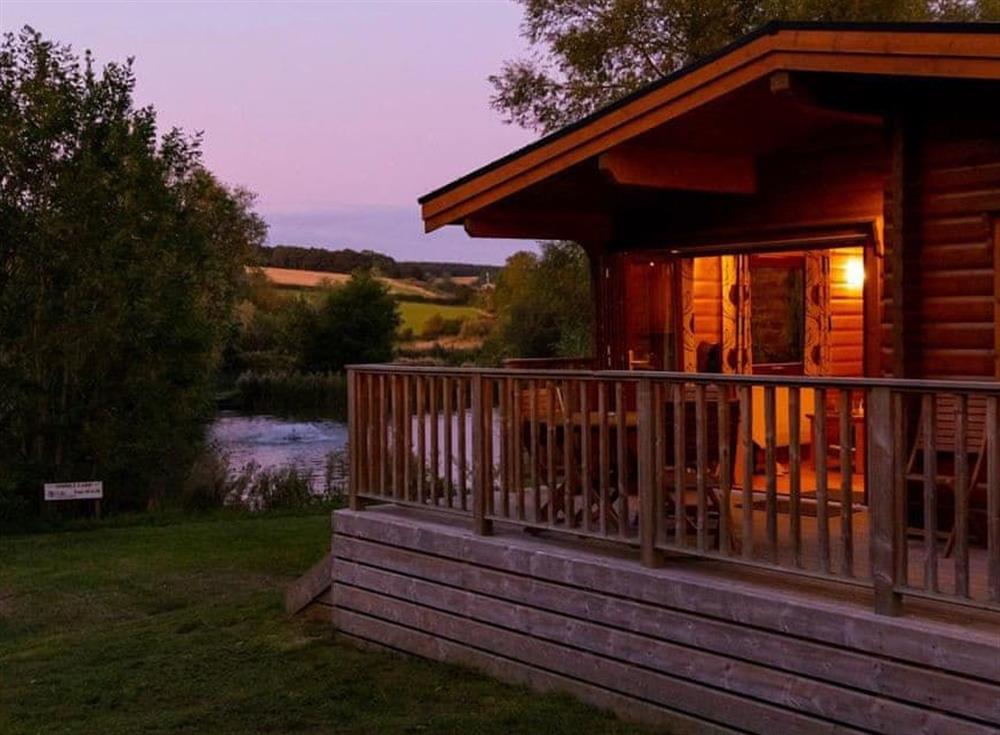 Attractive holiday home at Kingfisher, 