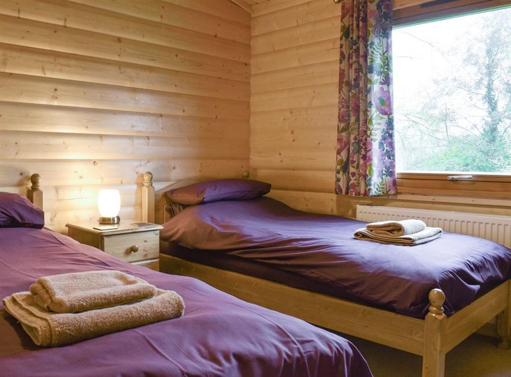 Comfortable twin bedroom at Kingfisher, 