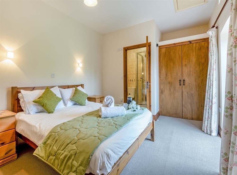 Double bedroom (photo 3) at Victoria Albert in Woolland, near Blandford Forum, Dorset