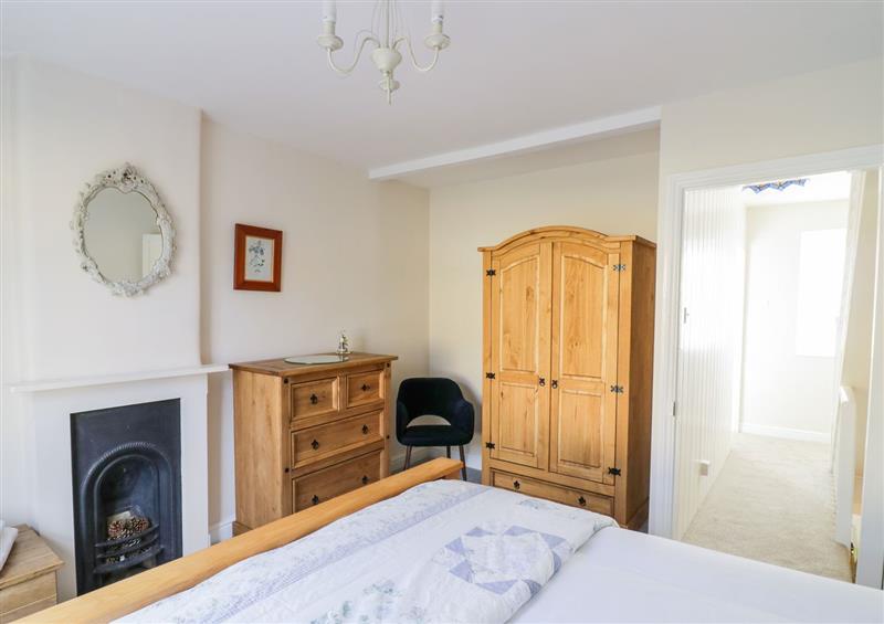 This is a bedroom (photo 3) at Victoria Cottage, Chipping Norton