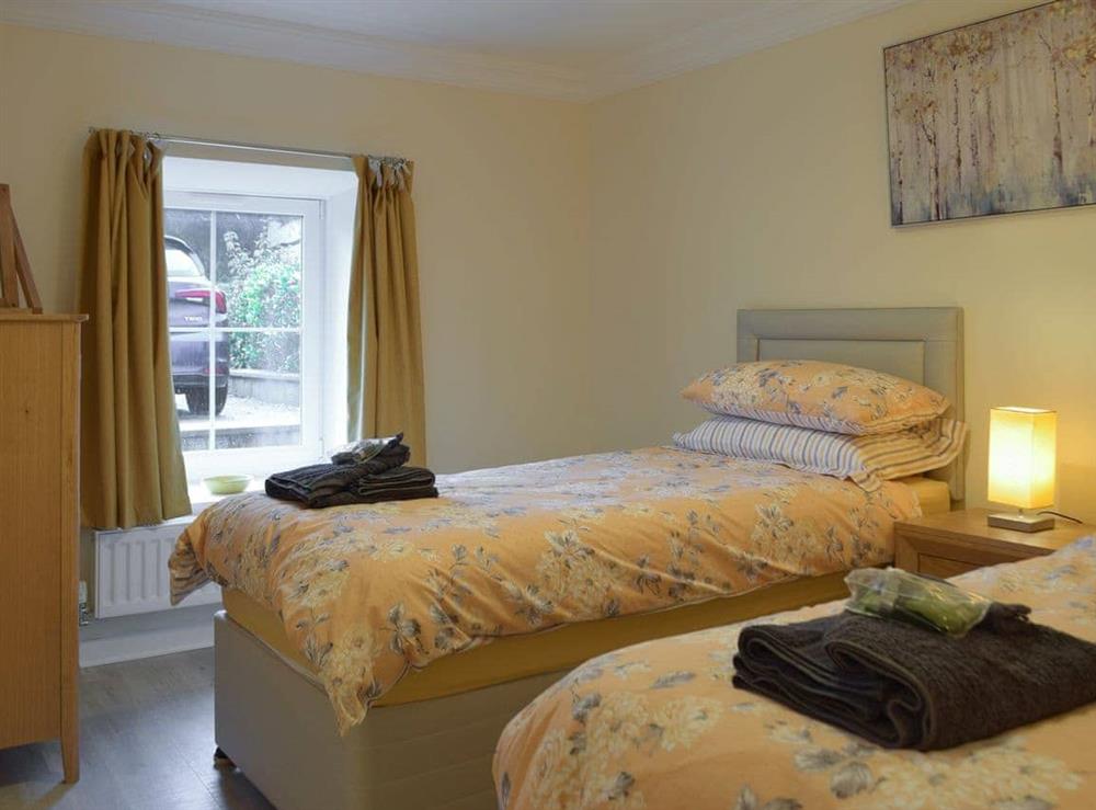 Twin bedroom at Victoria House, 