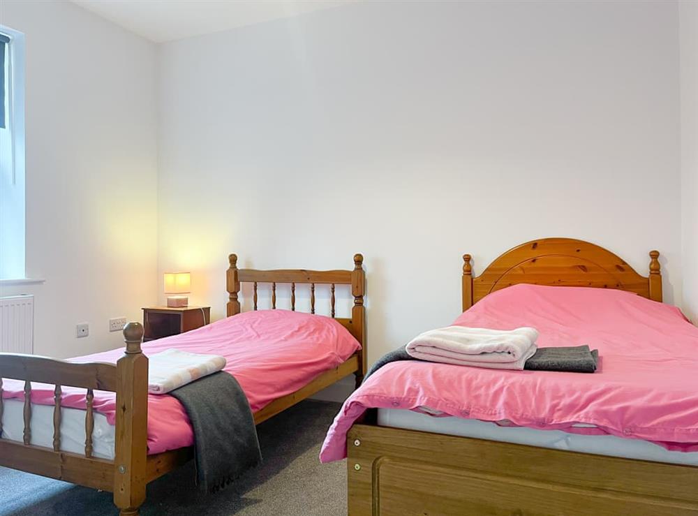 Twin bedroom at Victoria House in Glossop, Derbyshire