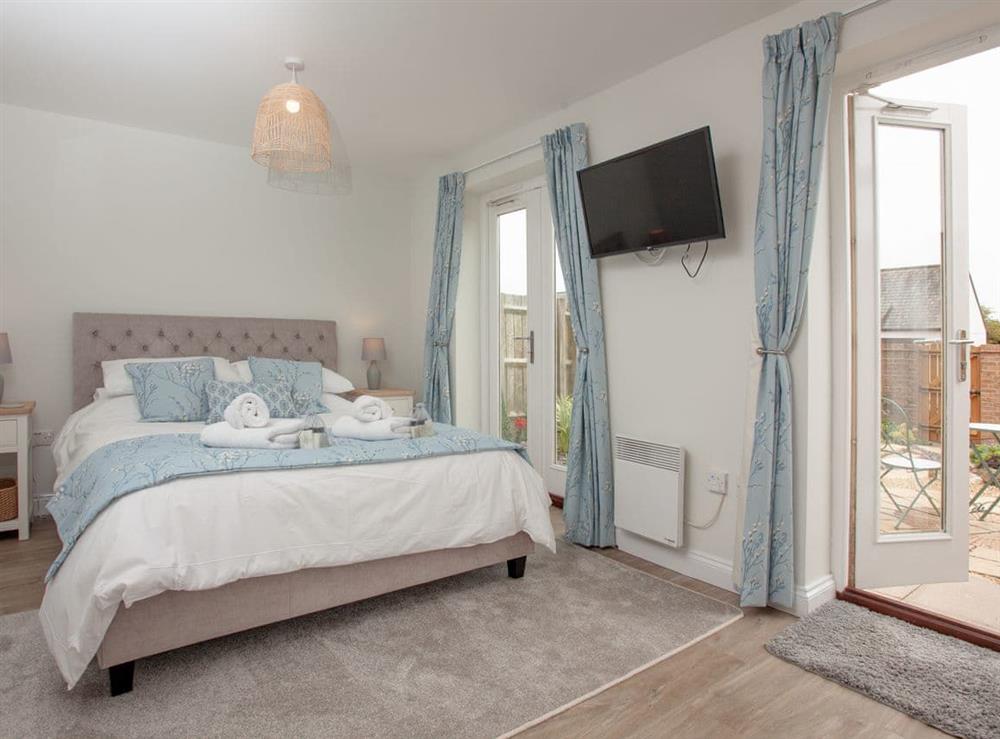 King size ground floor bedroom at View Cottage in Brixham, Devon