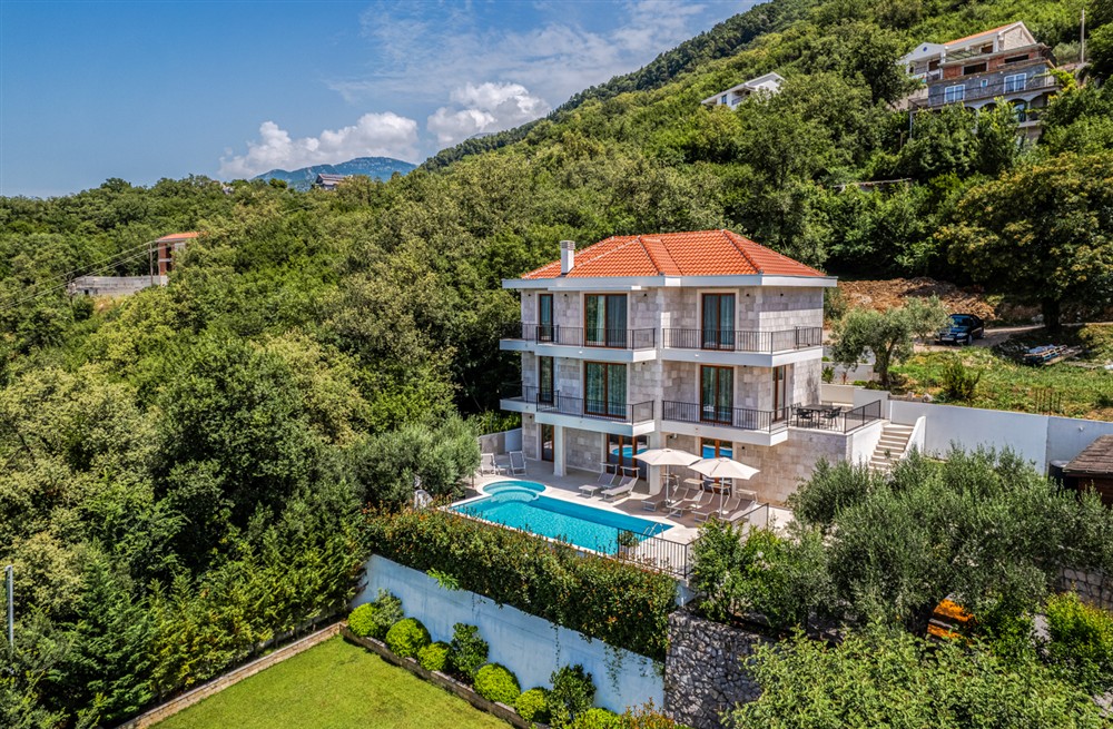 Villa Adrienne