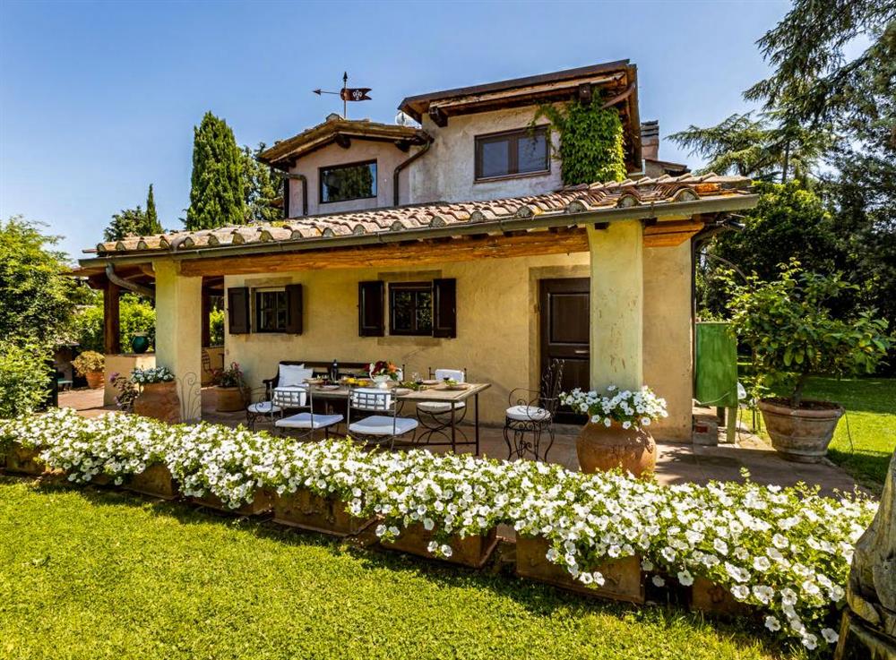 Villa Alberato (photo 2) at Villa Alberato in Florence, Italy